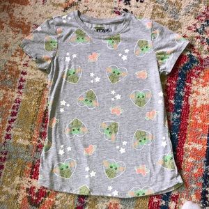 🧜🏼‍♀️3 for $15 item!🧜🏼‍♀️star wars mandelorian the child tee